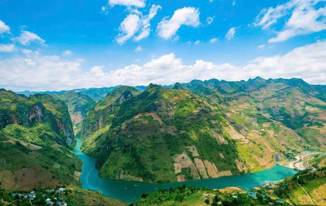 Thuy Anh Hotel Ha Giang Εξωτερικό φωτογραφία